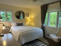 Chic Hamptons Beach House With Water Views, Bay Beach, And Hot Tub 렘젠버그-스페옹크 호텔