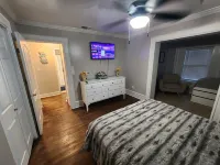 Minutes to the Mall and stores, central Mcallen