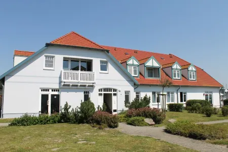 Apartment near the beach with sea view