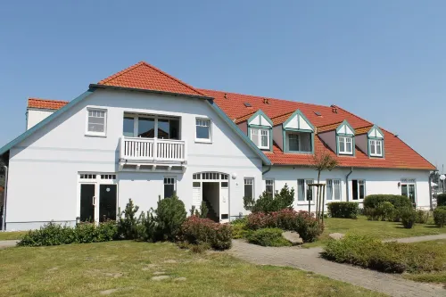 Apartment near the beach with sea view