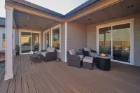 526 Brand New, Luxury, Private, ADA accsessible Home Rental - 3 minutes off I-5 Hotels in Woodland