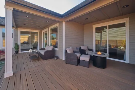 526 Brand New, Luxury, Private, ADA accsessible Home Rental - 3 minutes off I-5