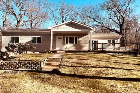 Modern Home with Game Room. 1.5miles to Lake Geneva Beach and Downtown!!! Отели рядом с достопримечательностью «Galena Garlic Company»