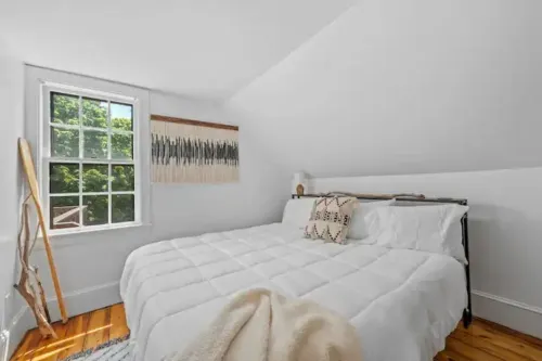 1BR with Private Deck + Ocean Views· Private Parking · King Bed