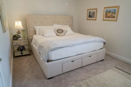 Walk to Beach! King Size Condo!