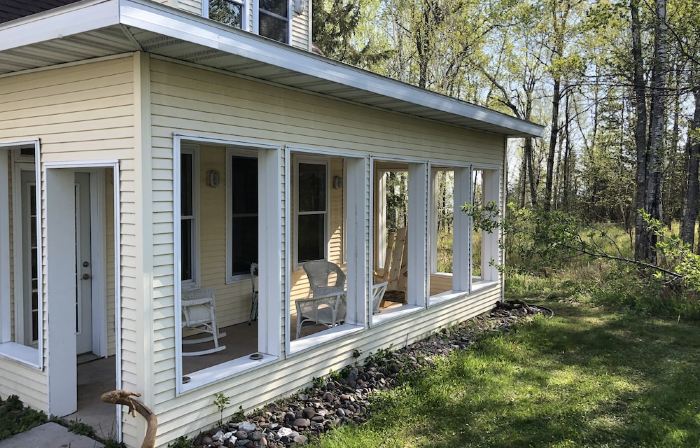 Custom Craftsman home. 20 Miles from Downtown Duluth.