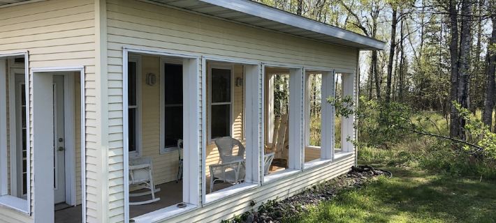 Custom Craftsman home. 20 Miles from Downtown Duluth. Hotels in Douglas County