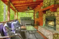Memory Ridge Retreat, Sleeps 8, Walking Distance to Old Man's Cave