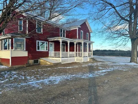 Glenn’s Place, Farmhouse, Remsen, NY Foothills of the Adirondack’s Отели в г. Oneida County