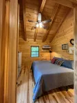 Log Cabin in the Heart of Hocking Hills! - TreeTop