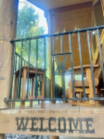 Monarch Hideaway - Modern cabin 5 miles to slopes!