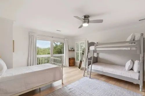 BEAUTIFUL HOME JUST STEPS TO BEACH! Perfect 6 BR Family Home - 3 Master Suites!