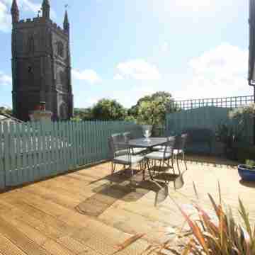 Private decking area & Central location  within 5 min walk of town. Hotel Exterior