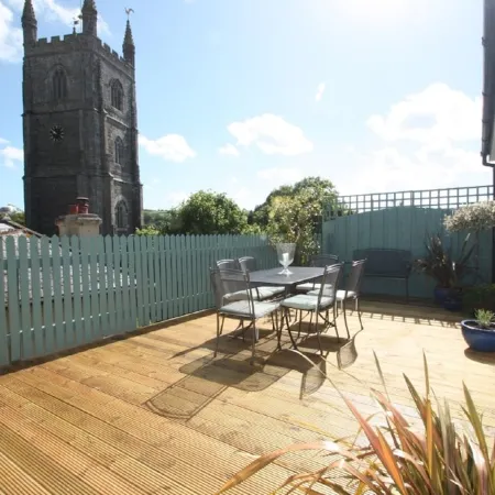 Private decking area & Central location  within 5 min walk of town.
