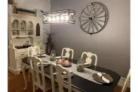 SERENITY IN THE CITY - 5 BR College Ave by F & M Hotels near Pennsylvania College of Art & Design