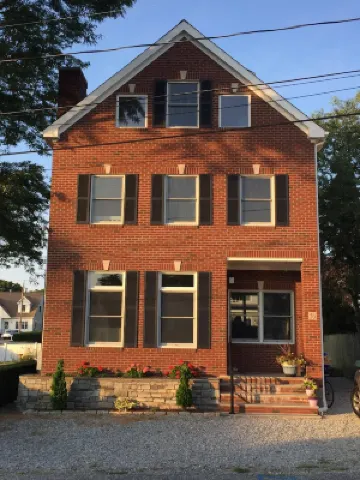 Spacious And Luxurious Beach Home Steps From The Water