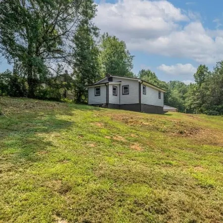 High End Pond Chalet in Country & But Near Shops