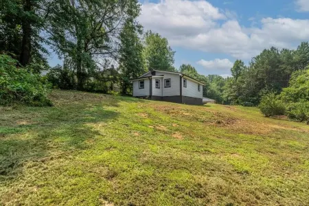 High End Pond Chalet in Country & But Near Shops