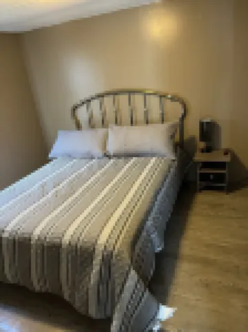 Great location, extremely clean ,half mile from trail heads.