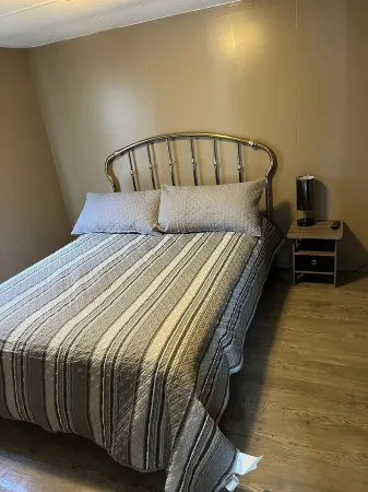 Great location, extremely clean ,half mile from trail heads.