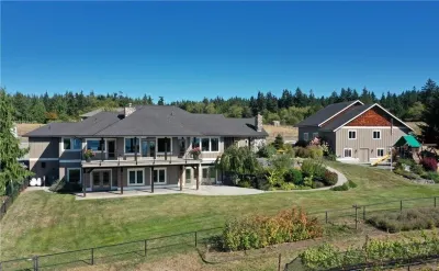 Vineyard Villa + Guesthouse/ Swim Spa +Hot tub With A/C