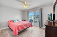 Waterfront w/dock & hot tub, bring your boat/jet ski-5 minutes from beach-LBI!!!