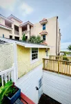 Beachside Historic Cottage – Steps to Sand! Hotels near Hook Me Up
