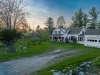 Foliage Ready! Play Area, Crib, 11 Acre Farmhouse