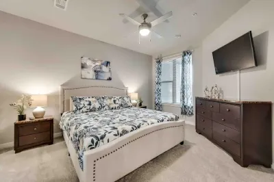 25% OFF MCK228 - 1BD Apt, Pool, Gym, HWY121 - McKinney Hotels near Village Smiles Dentistry and Orthodontics