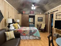 Papa Bears Cozy Cabin at Up The Creek