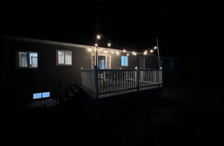 Stylish, Spacious, 4 TV's, Game Room w/ Bar and Lounge Area