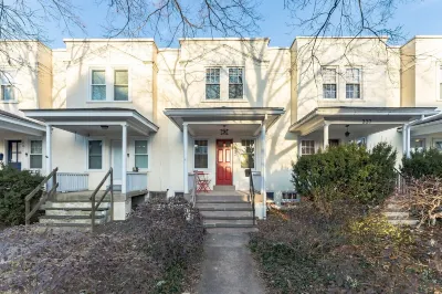 Homey Retreat in Historic Kennett Square!! Kennett Flash 주변 호텔