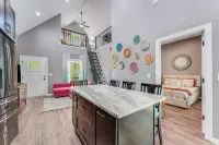 Rainyville - Emerald: Charming cottage with loft in Walhalla, South Carolina