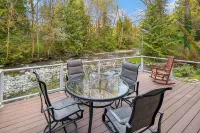 Rivers Edge Retreat Seattle - Near Snoqualmie Pass Ski Area Hotels near Ingi Johnson Park
