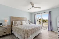 Beachfront!! New Listing! Light & Airy Remodeled 5 Bed/3.5 Bath With Large Deck