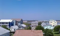 2BR/2BA Oceanfront Condo, Pool, Sleeps 6, monthly optional b/w nov and feb 28th