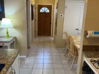 Stay With Us in Rio Rancho!  Balloon Fiesta Shuttle Close. 2 REAL QUEEN BEDS! Hotels in Rio Rancho