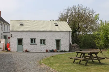Charming 1 bedroom dog friendly farm cottage