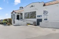 Spacious Coastside Home! Hotels in Moss Beach