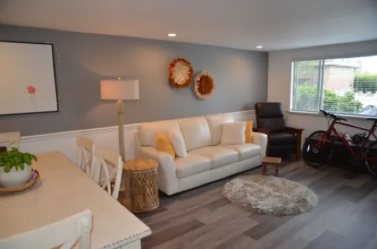 Luxury Lakefront MS Corporate Apartment with Boat Slip & Lift Included. Eagles!