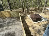 Secluded cozy cabin with modern amenities/hot tub/pet friendly/wifi