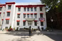 Auberge Saintlo Montréal Hostel Hotels in 
