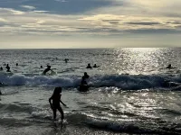 free parking - walk to Honl beach & Downtown Kona