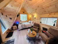 Little Black Aframe by the Brook- 5m to Waterfall Hotels in Thurman