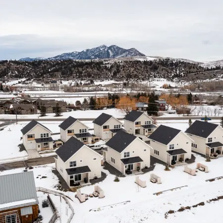 Luxury Stand Alone Condo, Minutes from Downtown Bozeman, Garage & Outdoor Patio