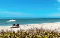 Manasota Key Beach Front Condo - ビーチサイド