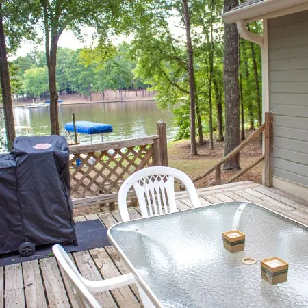 Private Lakefront Oconee Cottage! Great View & Location! Peaceful retreat.