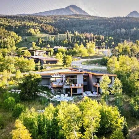 Private Colorado Mountain Retreat.                5Br Home + Guest House