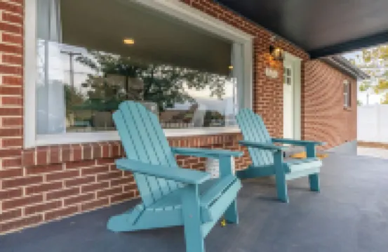 Remodeled & Spacious! HotTub, Firepit, KingBeds, Games, Yoga Mats, HugeBackyard