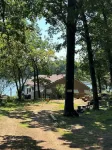 Cottage Retreat on Beautiful Lake
